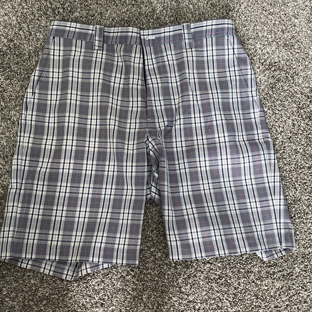 Brand new IZOD golf shorts